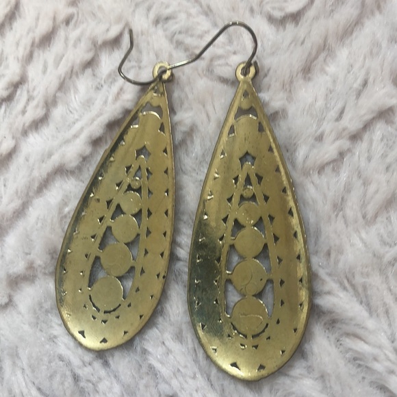 Tear drop shaped earrings nickel free, fuchsia and gold colors - Picture 8 of 12
